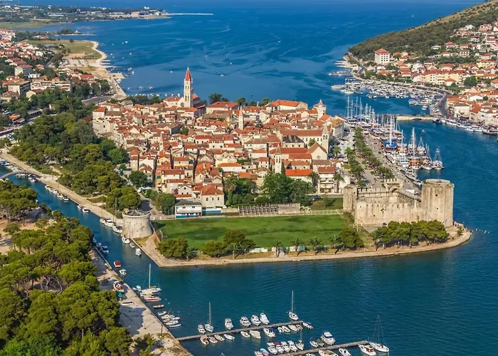 In With Balcony, Air Conditioning, Wifi 4328-4 * Trogir