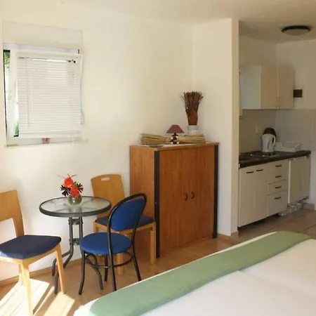 Apartman In With Balcony, Air Conditioning, Wifi 4328-4 Trogir