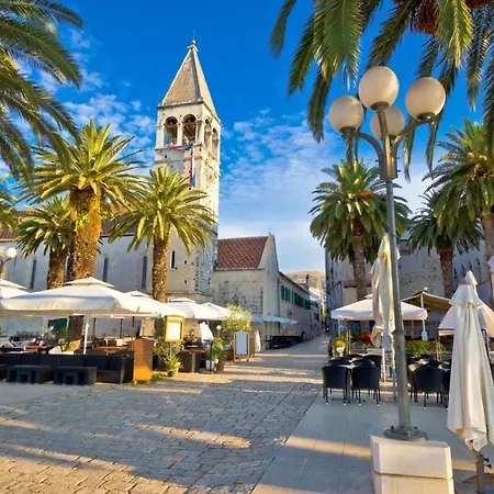 In With Balcony, Air Conditioning, Wifi 4328-4 Appartement Trogir